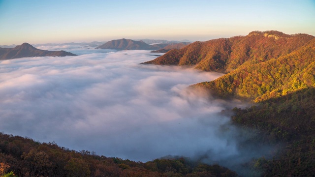 韩国全拉堡岛，国风峰云雾缭绕视频素材