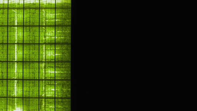 空中近距离观察温室内的光。视频下载