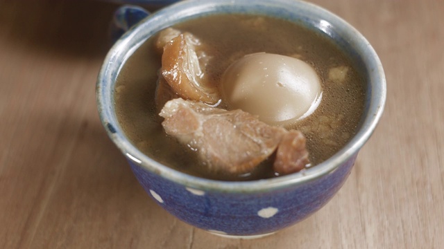 红烧蛋肉，中国香料炖菜视频素材