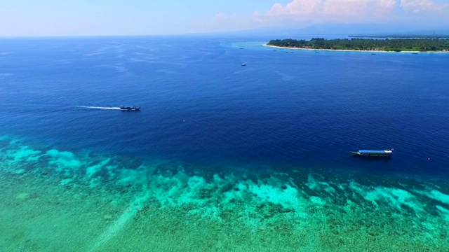 空中的船在海上视频素材