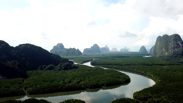 航空全景图泰国南部的岛屿在东亚最红树林视频下载