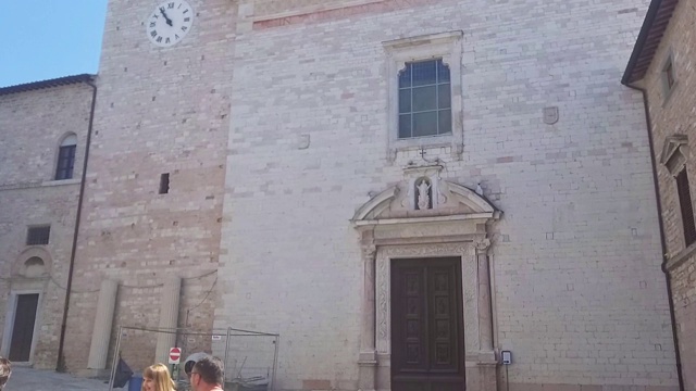 斯佩洛中心的圣玛丽亚·马乔里教堂视频素材