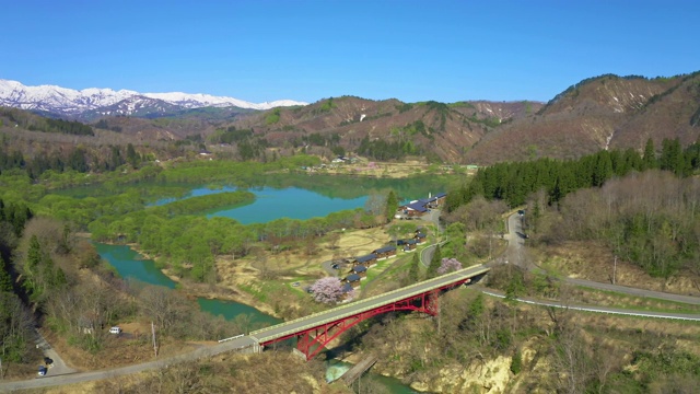 WS空中景观Iide山和湖，福岛县，日本视频素材