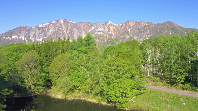 日本新泻县秋山前航空WS Amaike池视频素材