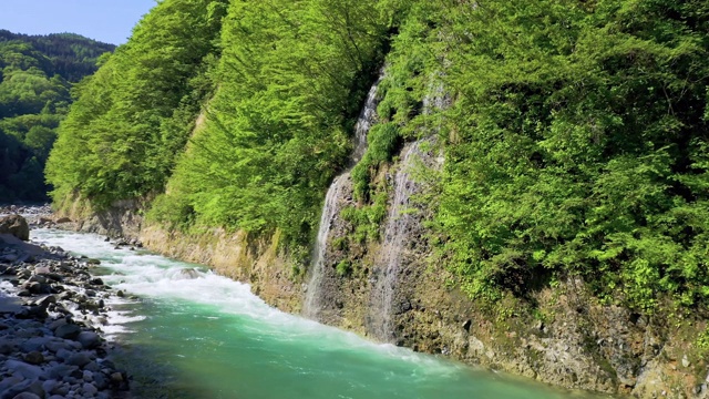 WS空中峡谷，瀑布和悬崖，秋山前，新泻县，日本视频素材