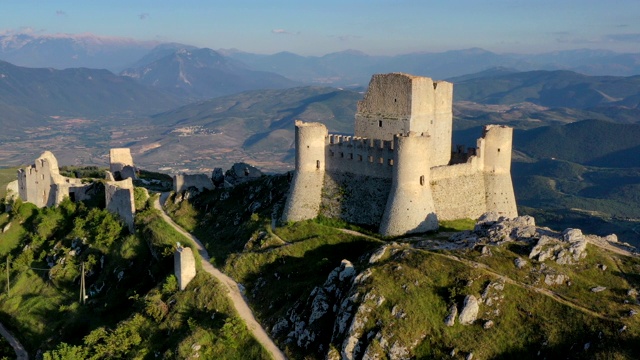 在Rocca Calascio, Gran Sasso国家公园，Abruzzo，意大利视频素材