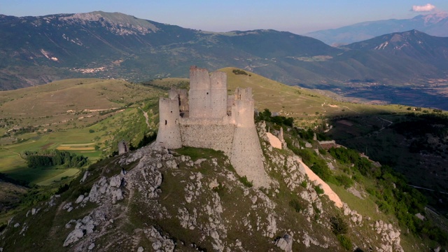 在Rocca Calascio, Gran Sasso国家公园，Abruzzo，意大利视频素材