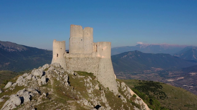 在Rocca Calascio, Gran Sasso国家公园，Abruzzo，意大利视频素材