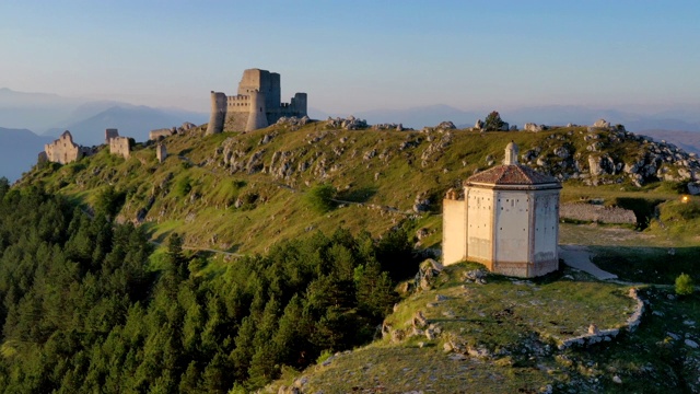 在Rocca Calascio, Gran Sasso国家公园，Abruzzo，意大利视频素材