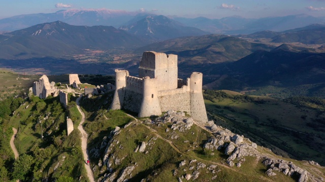 在Rocca Calascio, Gran Sasso国家公园，Abruzzo，意大利视频素材