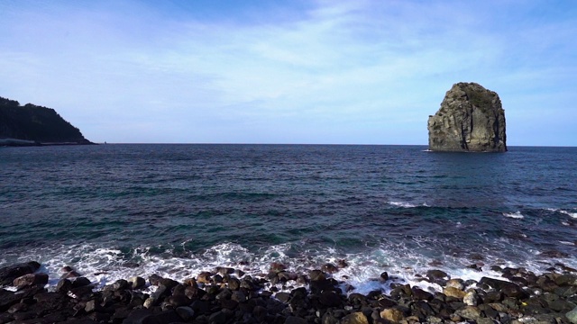 乌良岛的风景，美丽的大海和天空视频素材