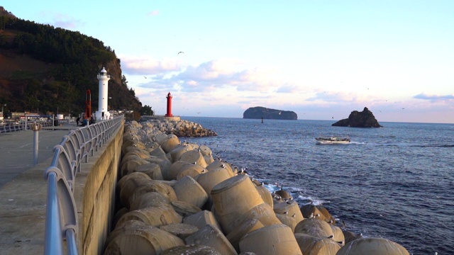 乌良岛的风景，美丽的大海和天空视频素材