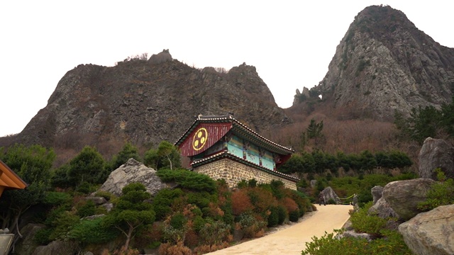 Seongbulsa寺庙，位于乌良岛视频素材