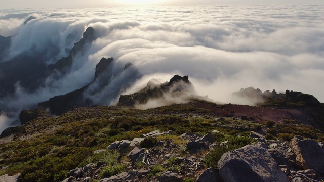 在马德拉岛的“Pico Ruivo”峰的时间流逝视频素材