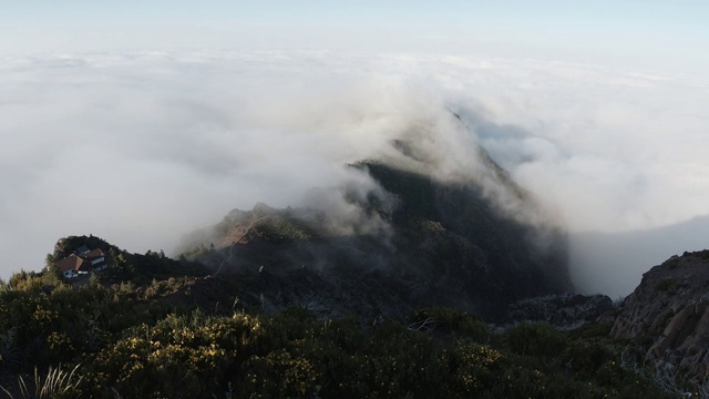 在马德拉岛的“Pico Ruivo”峰的时间流逝视频素材