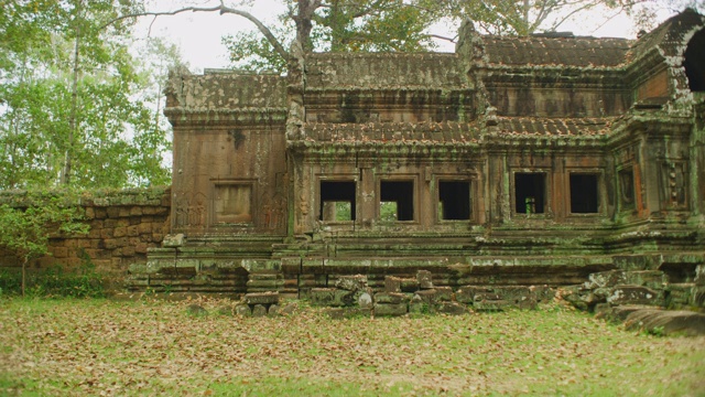 柬埔寨暹粒吴哥窟寺庙的大古门。视频素材