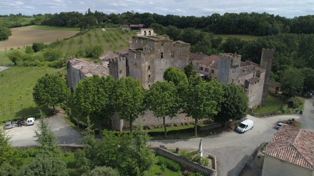 Larressingle空中旅行，ger，被称为Les Plus Beaux Villages de France视频素材