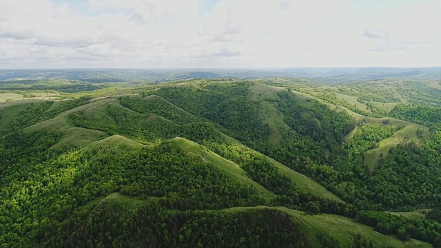 16、美丽青山，美丽地平线，美丽天空。非凡的景观。视频素材