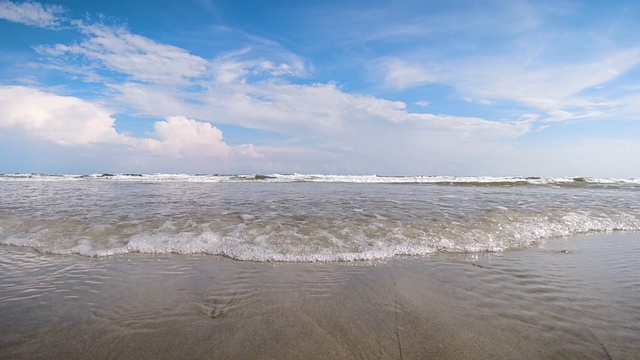 海潮滚滚(慢镜头)视频素材