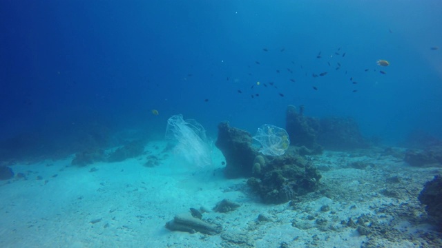 海洋视频中的塑料污染视频素材