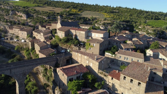 我将回来旅行，Hérault，被称为法国最美丽的村庄视频素材