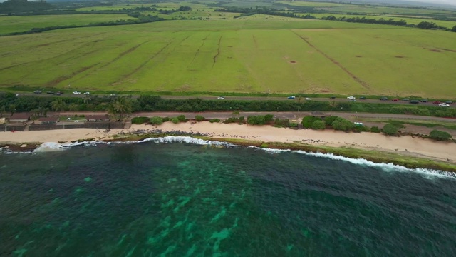 夏威夷毛伊岛北岸美丽的海洋和海岸景观。无人机航拍4k。视频素材