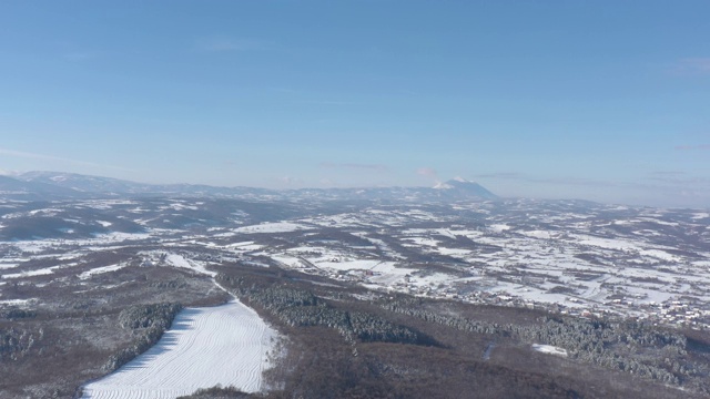 塞尔维亚东部Rtanj山4K空中视频视频素材