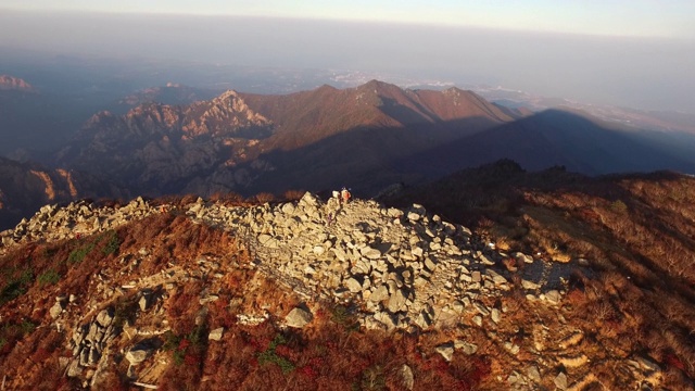 韩国江原道的雪山秋色视频素材