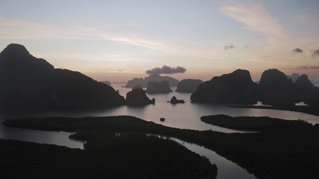 无人机在Samet Nangshe视点的日出，新的看不见的旅游，攀牙湾国家公园，泰国，东南亚，亚洲视频素材