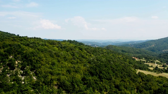 飞越群山全景视频素材