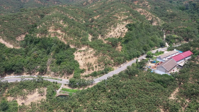 航拍山村小路视频素材