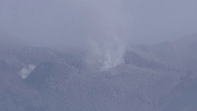 鸟瞰，日本鹿儿岛久前寺岛火山口视频素材