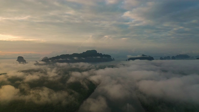 鸟瞰图风景风景，清晨薄雾在槟湾视频素材