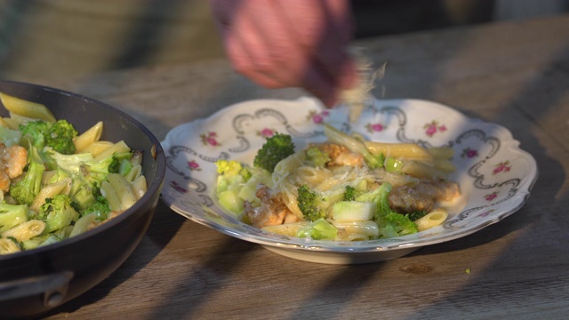 鸡肉阿尔弗雷多意大利面视频素材