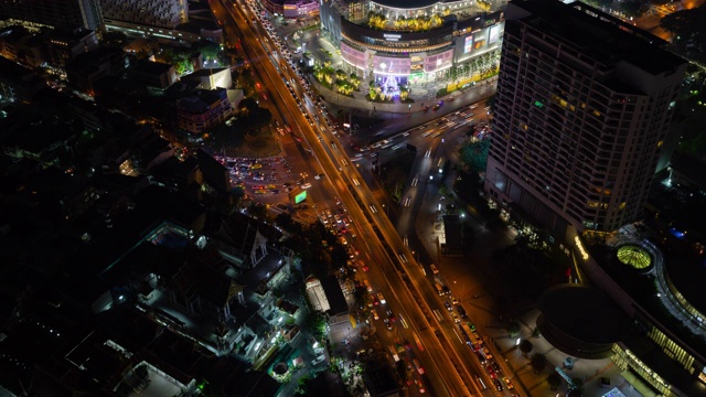 曼谷城市和道路交通夜间鸟瞰图的时间间隔视频素材