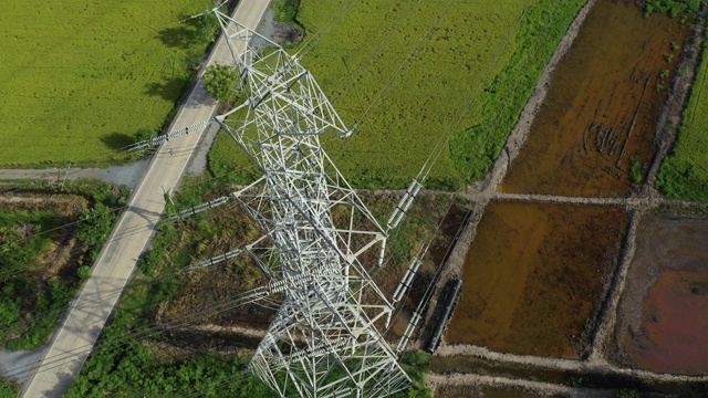 架空电塔在农村储存视频视频素材