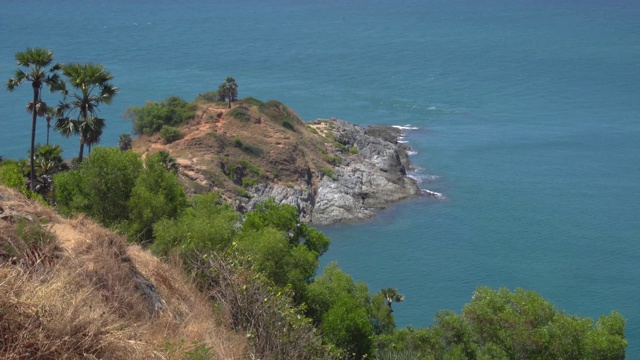 奈汉海滩普吉岛奈汉海滩，普吉岛蓬贴海角，拉瓦海滩普吉岛，礁湖和礁，惊人的海景，美丽的风景。视频素材