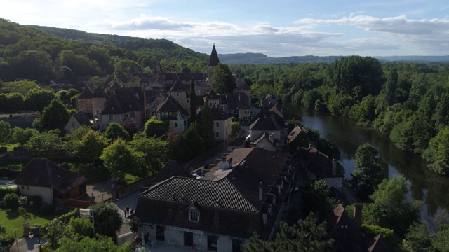 卡伦纳克空中接近，Lot，标记为Les Plus Beaux Villages de France视频素材