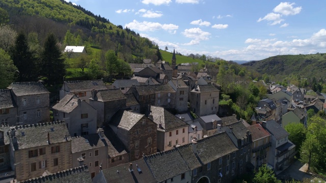 Bagnols-les-Bains空中接近，Lozère，法国视频素材