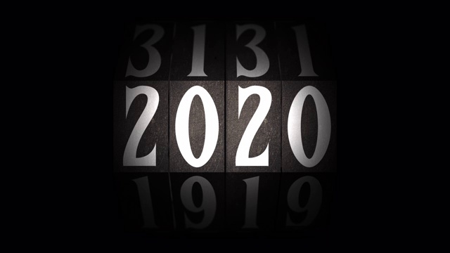 从2020年到2021年的老式旋转计数器开关。视频素材