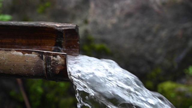 竹筒流水视频素材