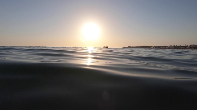 La Barrosa海滩的日落，Cádiz，西班牙。视频素材