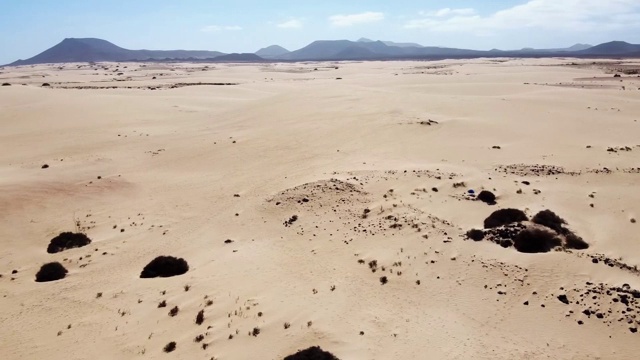 鸟瞰图著名的沙丘，在Corralejo, Fuerteventura，西班牙视频素材