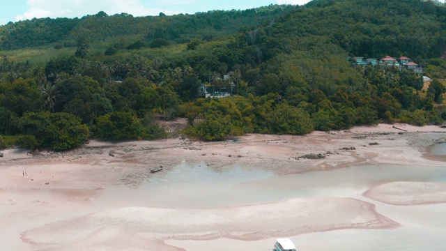 高耀雅岛，位于泰国普吉岛和甲米岛之间的安达曼海上视频素材