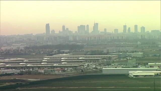 古铜色市场和全景华沙视频素材