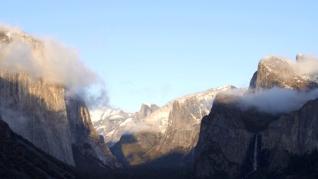 从el capitan到bridalveil的潘在一场冬季风暴后倒下视频素材