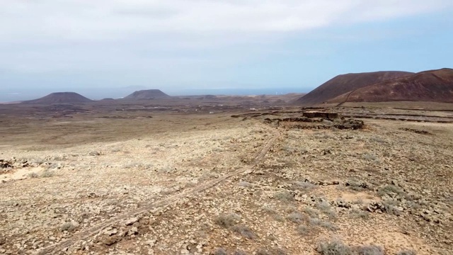 西班牙加那利岛富埃特文图拉最大的火山口——卡尔德龙宏多火山景观视频素材