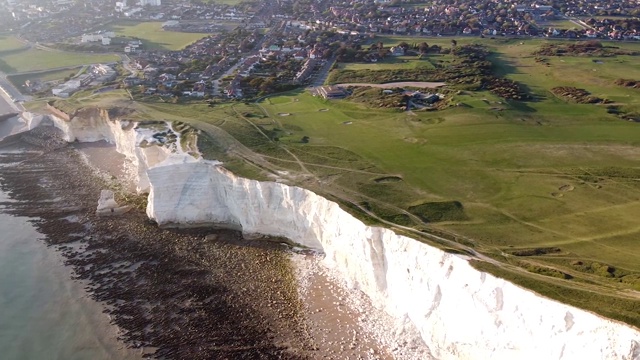 Seaford Head Cliffs高空pan。2020视频下载