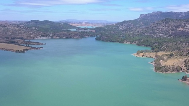 自然公园“Desfiladero de los Gaitanes”的电影全景。视频素材