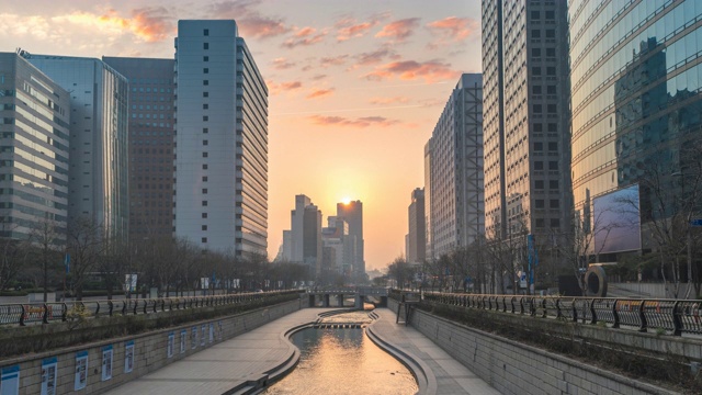 韩国首尔时间间隔4K，清溪川日出时间间隔视频素材